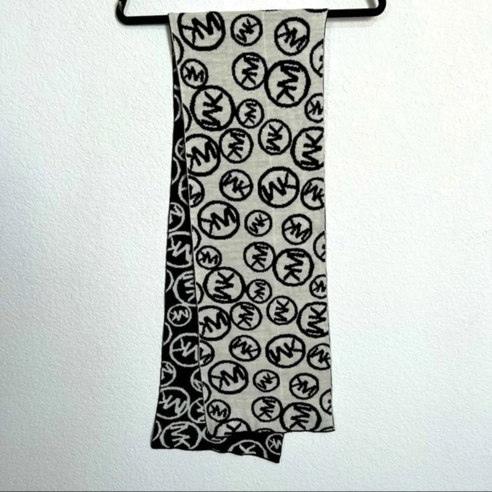 Michael Kors MK Black & White Off White Circle Logo Signature Scarf Reversible